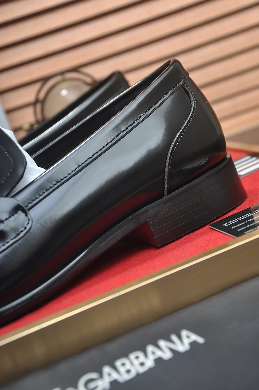 Men's men's shoes 💰500💶🌲 DG top 🔍🔍Men's new leather shoes 🚹 are on sale at the same time at the counter ⚠The uppers are imported cowhide from Italy, the entire imported cowhide lining, imported accessories 💪💪, completely 1⃣️ vs 1⃣️ replica 🇮 🇹💪💪, ⚠Sole: The original sole is specially provided by the original factory, the exclusive movable molded sole is super comfortable, ⚠The original factory follows the order, 🔍🔍high quality, you can enter and exit the counter at will, welcome to compare ⚠Size: 38-44 (45 customized)